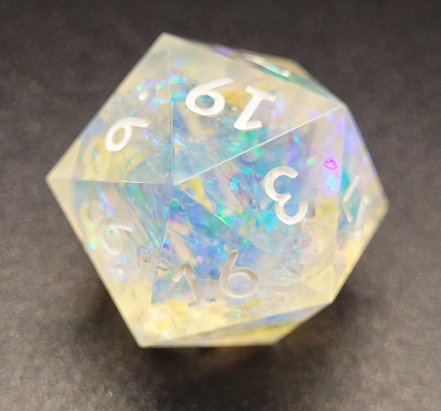 Angelic Spirit - Single Chonk D20